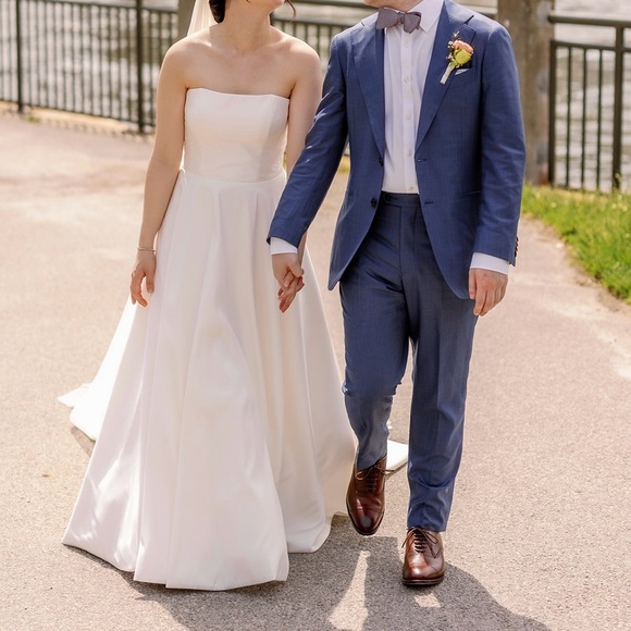 Jenny Yoo Brynn wedding gown (A-line, strapless, 5’3” hem) - Picture 4 of 16